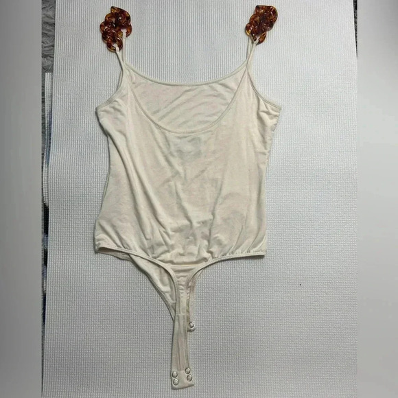 L’ACADEMIE. CORALIE BODY SUIT CREAM CHAIN STRAPS SLEEVELESS SIZE MEDIUM - Picture 9 of 12